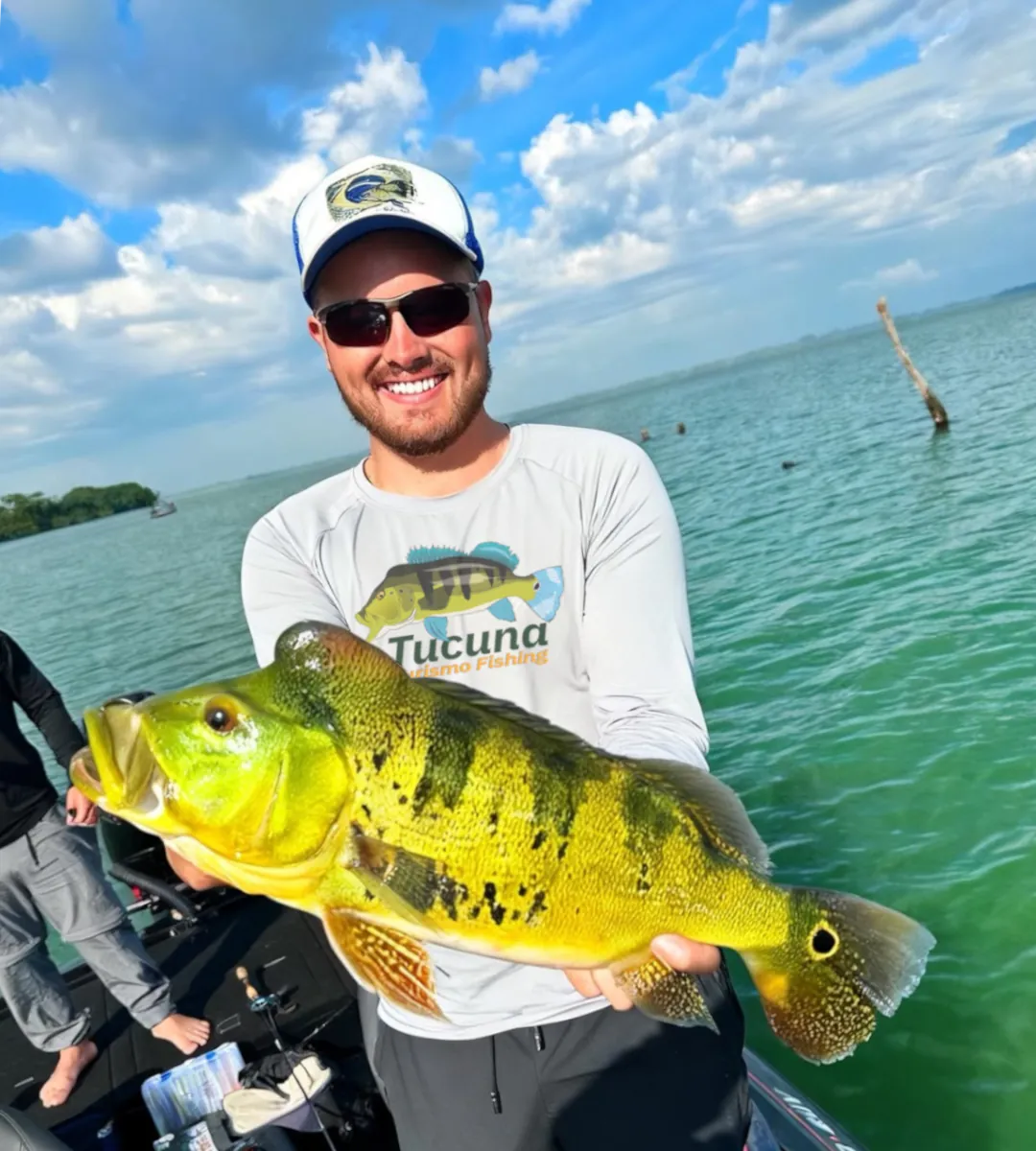 pesca com os amigos no rio paraná em panorama são paulo, pousada muito boa